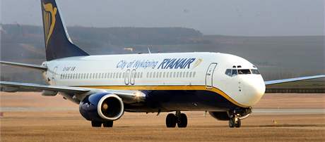 Ryanair nevyplácel v roce 2010 kompenzace za stravu a ubytování. Ilustraní snímek