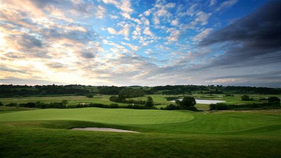 Speciáln kvli Ryder Cupu bylo postaveno nové hit Twenty Ten course v Celtic Manor Resort.