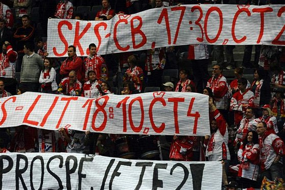 Fanouci hokejové Slavie se zlobili na kolizi pondlního termínu s fotbalem