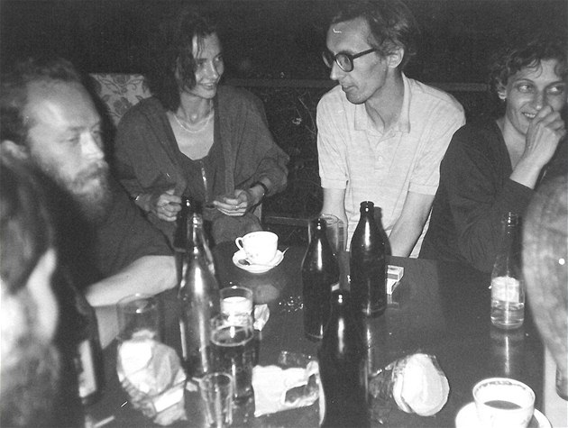 V roce 1991 re�íroval J. A. Pitínský (v bílém) v Kabinetu múz hru Tutuguri