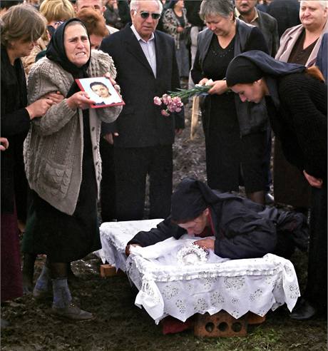 Cenu diváků Czech Press Photo si asi odnese zírající Paroubek