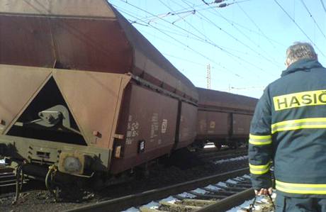 Vykolejen nkladn vlak v Losovoscch zpsobil na koridoru kodu 20 milion korun.