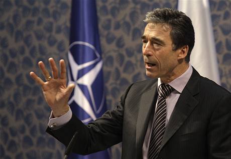 Generln tajemnk NATO Rasmussen pijel do R apelovat na poslen mise v Afghnistnu