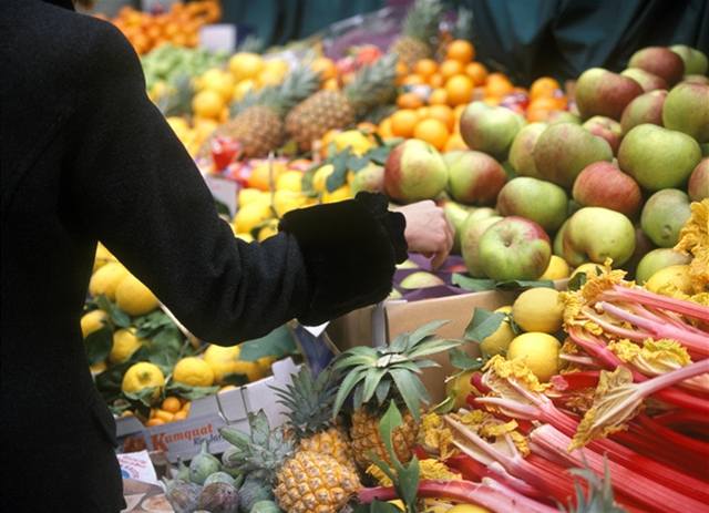 Borough Market je nejstar�ím trhem s jídlem v Londýn� a chcete-li si na n�j zajít, vystupte na zastávce metra London Bridge.