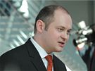 Michal Haek na tiskové konferenci na brnnském letiti