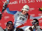 Dominique Gisinová slaví v cíli superobího slalomu v Crans Montan.