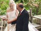 Svatební aty Gwen Stefani navrhl John Galliano