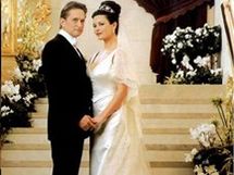 Catherine-Zeta Jones a Michael Douglas v jejich svatebn den