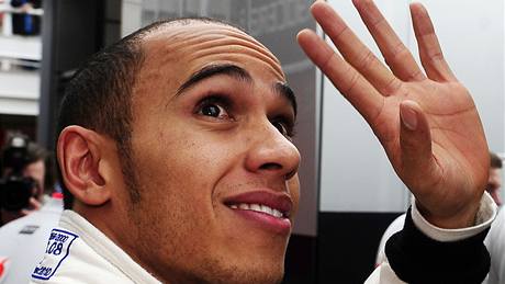 Lewis Hamilton při testech v Barceloně