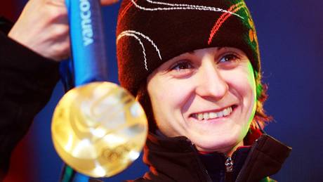 Martina Sáblíková se zlatou medailí pi oslav olympionik z Vancouveru na Václavském námstí.