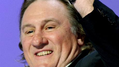 O Gérardu Depardieuovi v roli skandalisty Strausse-Kahna se zatím pouze spekuluje. Porno snímek s názvem DXK (zkomolenina iniciál DSK) u se ale zaíná toit.