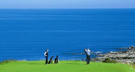 Vydejte se na ostrovní golfová hit ve Skotsku.