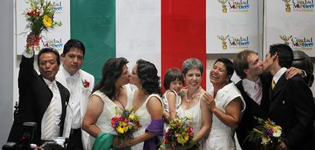 Úady v Mexiku oddaly první páry homosexuál v zemi (11. bezna 2010)