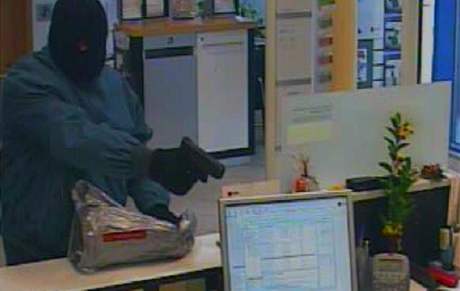 Ozbrojený a maskovaný lupi pepadl banku v brnnských aboveskách