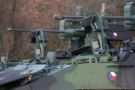 Zbrojovka Vsetín vyrábla munici pro obrnné transportéry Pandur. Nyní koní.