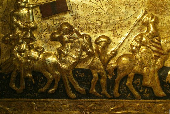 Uměleckoprůmyslové muzeum vystavuje zlacenou truhlu z 15. století, která léta ležela v depozitáři