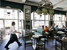 Kubistická kavárna Grand Café Orient je v prvním pate domu U erné Matky Boí