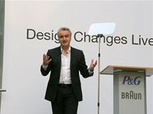 Markus Strobel z Procter & Gamble mluví u příležitosti designerské soutěže Braun Preis o důležitosti německé tradice designu