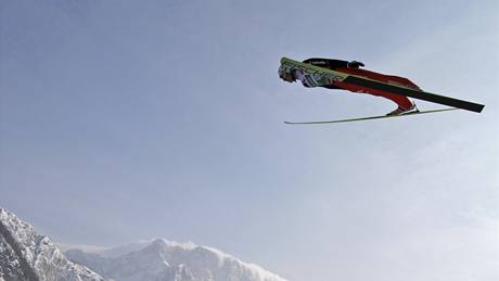 Skoky na ly�ích, ilustra�ní foto