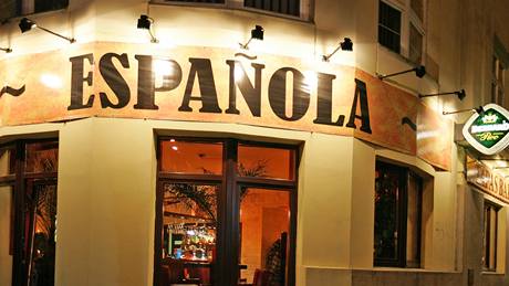 Restaurace Espanola na rohu Botanické a Kotlá�ské ulice v Brn�