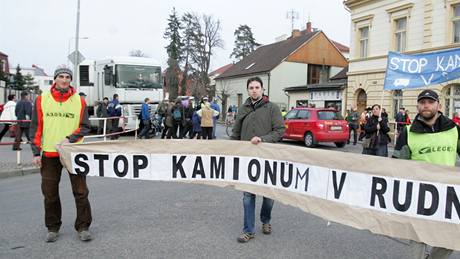 Demonstrace v Rudné u Prahy proti kamionm