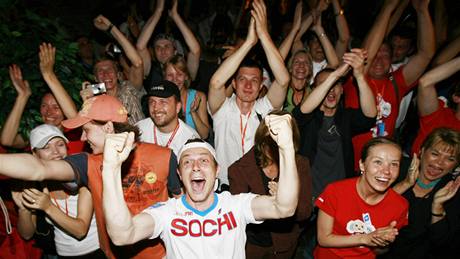Takto Rusové slavili volbu Soi jako poadatelského msta pro olympijské hry v roce 2014. (5. ervence 2007)