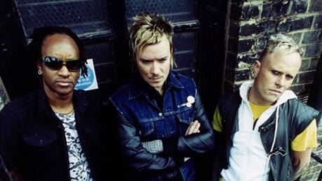Potvrzeným tahákem letoního Rock for People je britské elektronické trio The Prodigy (ilustraní foto)