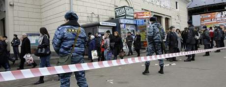 V dubnu zemely pi teroristickém útoku v moskevském metru desítky lidí