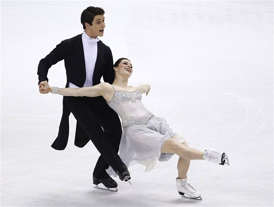 Tessa Virtueová a Scott Moir z Kanady se na MS v Turín stali prvním tanením párem, který za originální tanec získal pes 70 bod.
