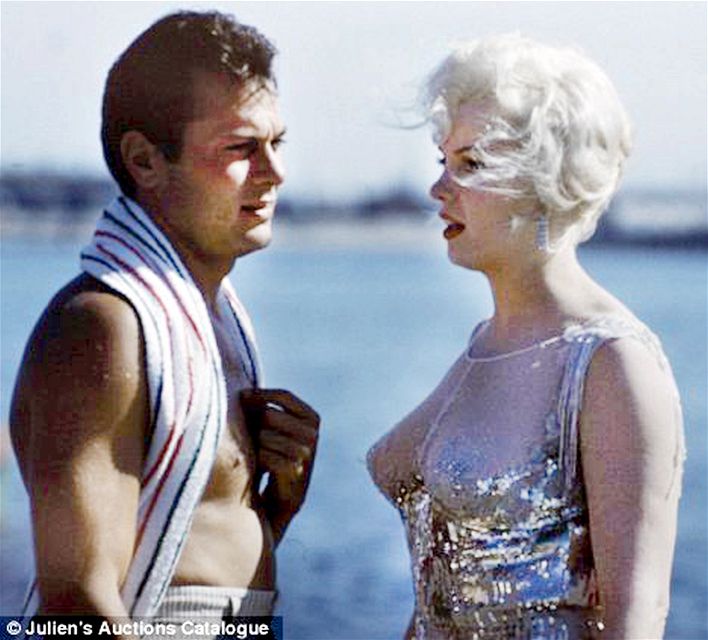 Dosud nezveejnné snímky Marilyn Monroe z filmu Nkdo to rád horké jdou do draby.