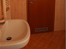 Atypické eení koupelny s toaletou si poradí s kadým centimetrem