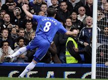 GLOV MOMENT. Frank Lampard z Chelsea se raduje z glu, kter ped chvilkou vstelil.