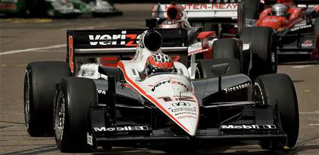 Will Power (Penske) vede závod série IndyCar v St. Petersburgu.