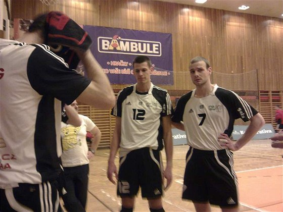 Hrái ZU Praha v utkání proti Ústí. tpán Frynta (12) a Jan Sedlá (7)