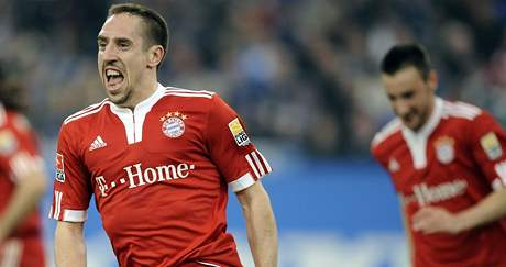 Franck Ribéry, záloník Bayernu Mnichov, se raduje ze svého gólu