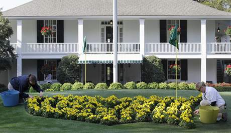 Klubovna Augusta National Golf Clubu ped US Masters 2010.