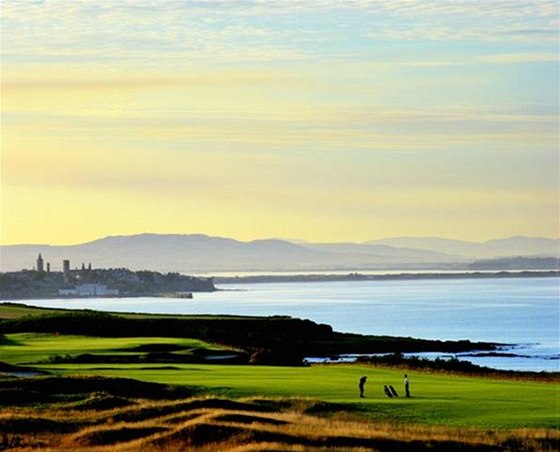 Letos v íjnu se ve bude ve Walesu vbec poprvé konat Ryder Cup, na první hiti postaveném pímo pro tuto píleitost, Twenty Ten course v Celtic Manor Resort.