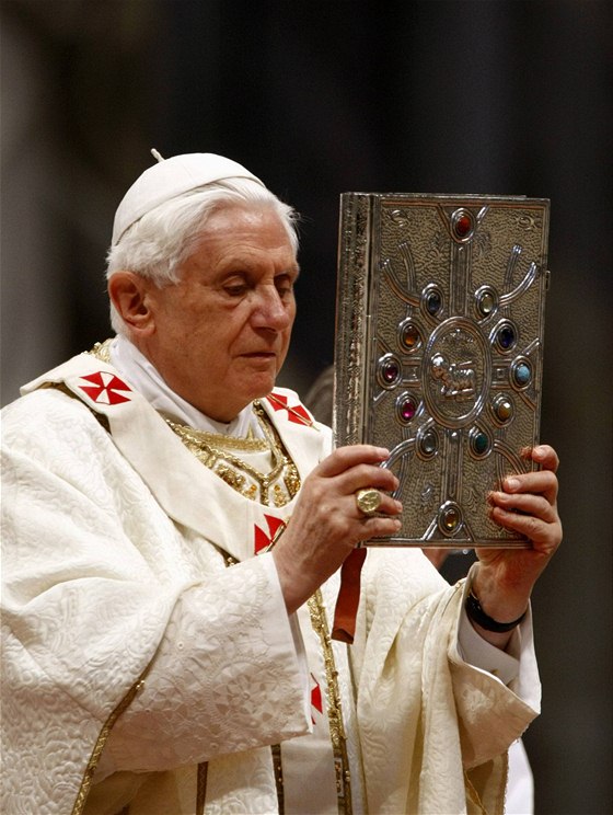 Pape Benedikt XVI. v ím zahájil hlavní oslavy velikononího týdne (1. dubna 2010)