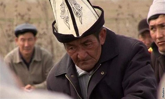 Kyrgyzstán pohbívá první mrtvé