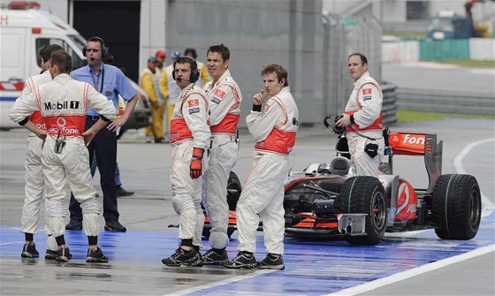 Rozpaky v týmu McLaren po detivé kvalifikaci GP Malajsie