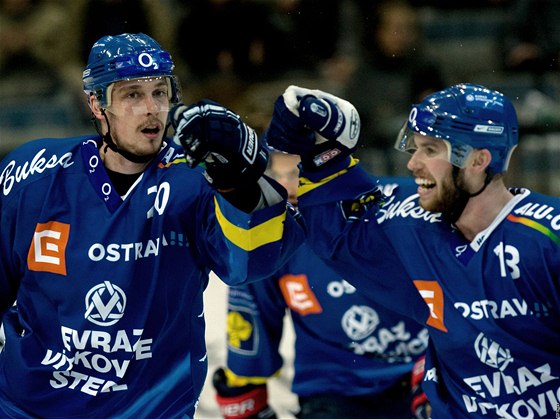 Budou se vítkovití hokejisté po tetím duelu s Pardubicemi konen radovat z výhry?