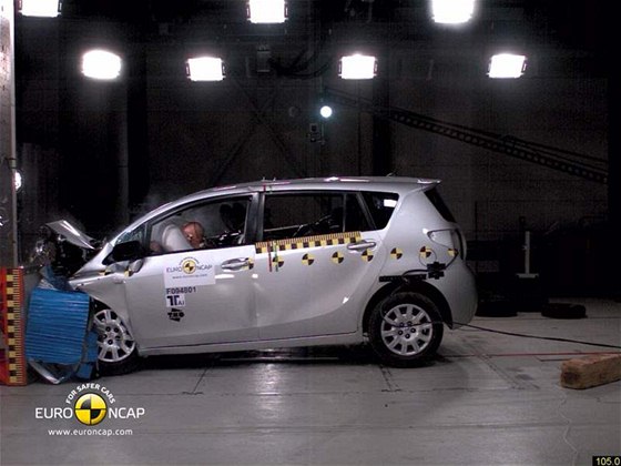 Crashtest Toyoty Verso