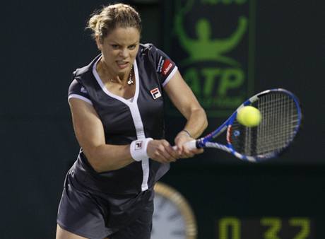 Kim Clijstersov v utkn se Samantou Stosurovou na turnaji v Miami