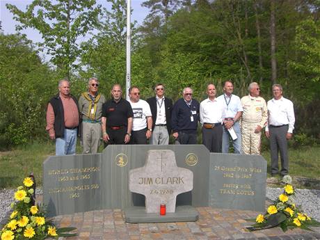Memoril Jima Clarka na Hockenheimringu - u pomnka legendrnho ampiona.