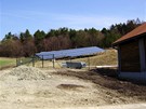 Hosttín, fotovoltaická elektrárna, vpravo ást výtopny