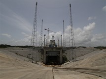 Kosmodrom v Kourou, Francouzsk Guyana: stavba odpalovac rampy pro rusk rakety Sojuz