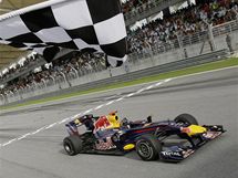 Sebastian Vettel (Red Bull)  projd vtzn clem Velk ceny Malajsie.