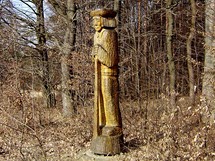 Hosttn, socha "Pastier" od Lbomra Orsga u lesa na kraji obce