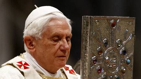 Pape Benedikt XVI. v ím zahájil hlavní oslavy velikononí týdne (1. dubna 2010)