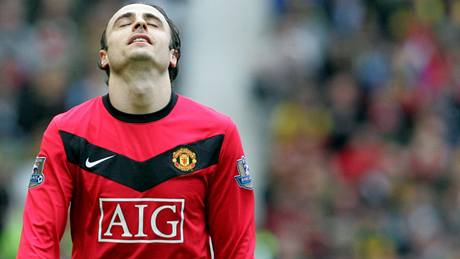 Dimitar Berbatov, útoník Manchesteru United, po nepromnné anci